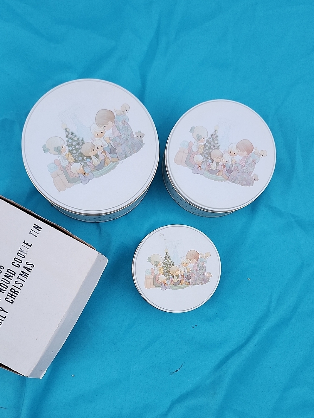 Precious Moments Vintage Famoly Christmas Cookie Tins! Never Used!